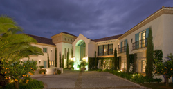 Villa Sosiego at night